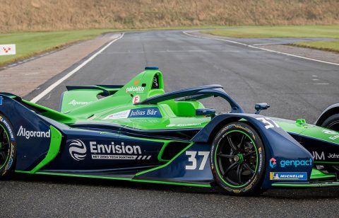 hero-connecting-with-racing-fans-through-data-driven-insights-1.jpg